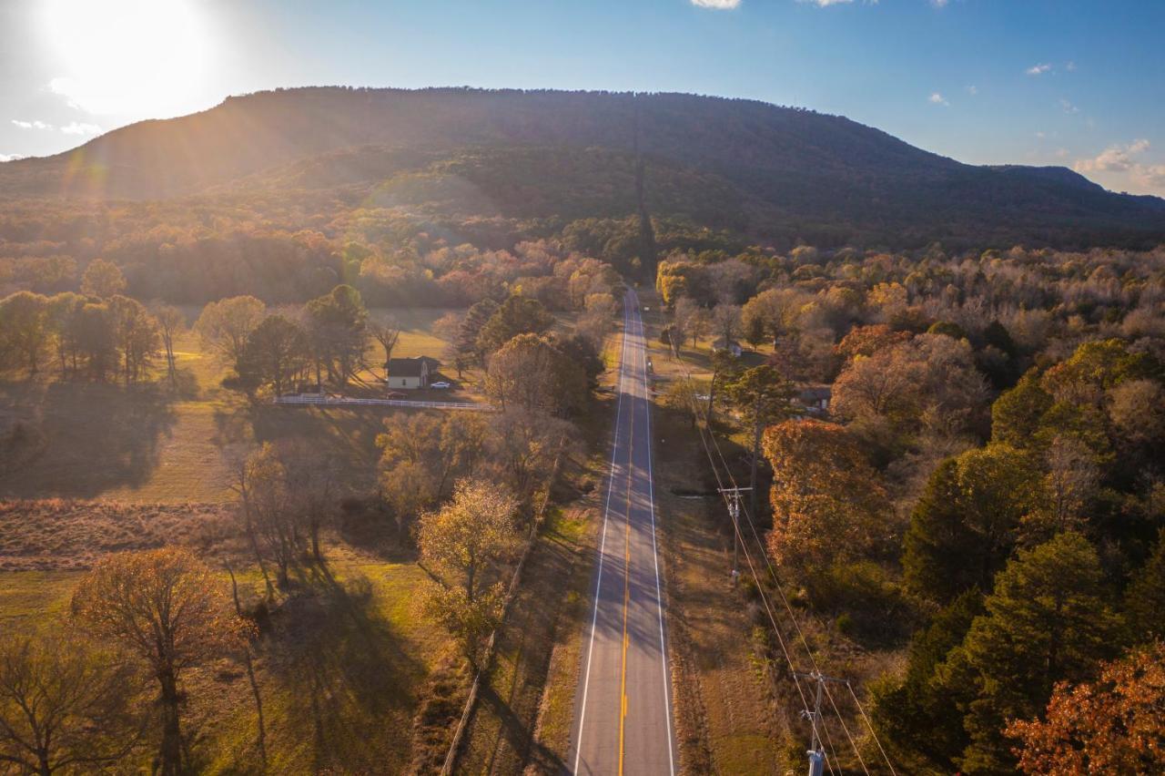 Nebo'S Foot, Hiking And Biking Escape With Game Shed Villa Dardanelle Exterior foto